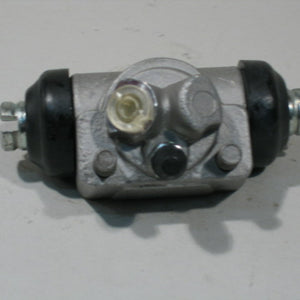 243302 - wheel cylinder RH swb rear