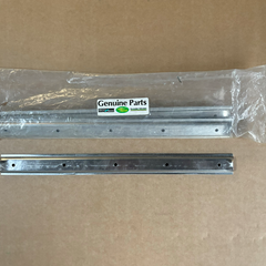 336422 - Centre Retainer - Front Windscreen Glass