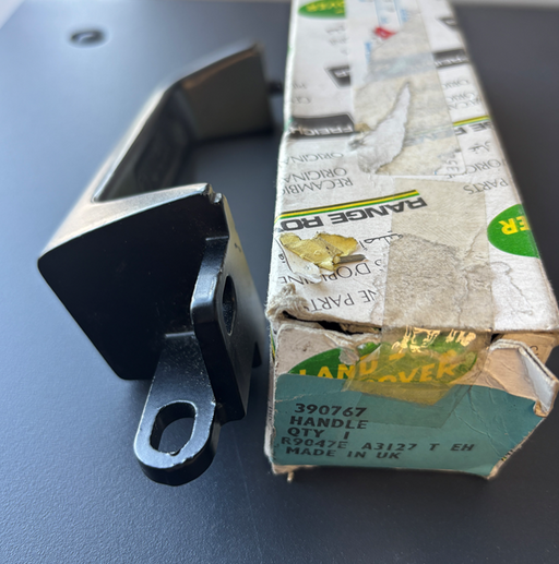 390767 - Door Handle – RH  by Land RoverBody Part Land Rover Range Rover Range Rover