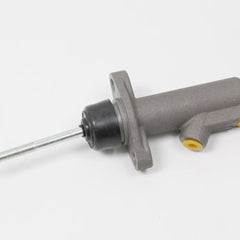 90569126 - Brake/clutch master cylinder replacement (SWB)