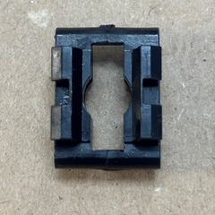 AFU4131 - Fastener GENUINE LR