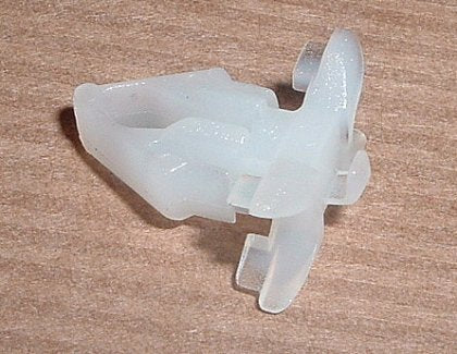 BTR4428 - Plastic Clip  by Land RoverBody Part Land Rover Range Rover Range Rover