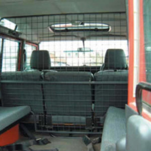 STC7555 - Dog Guard - Defender Station Wagon
