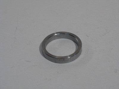 556628 - piece distance spacer ring Transmission or Drivetrain Part Land Rover Range Rover Defender, Series