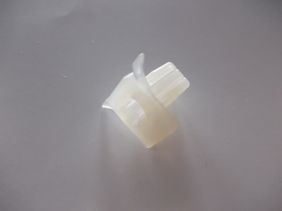DYH500131 - Nut Body Part Land Rover Range Rover Discovery, Range Rover Sport