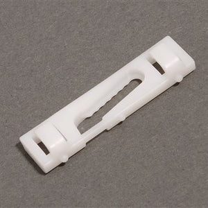 DCE10038L - clip retaining windscreen P38