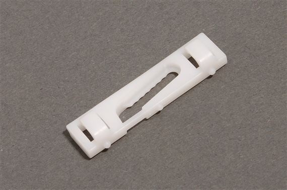 DCE10038L - clip retaining windscreen P38  by PR2 AllMakes OEBody Part Land Rover Range Rover Range Rover