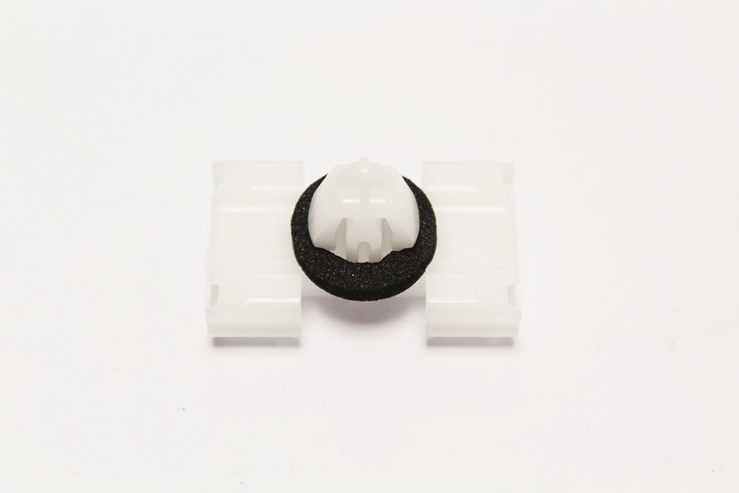 DYC000122 - Clip  by AllmakesHardware Part Land Rover Range Rover Range Rover