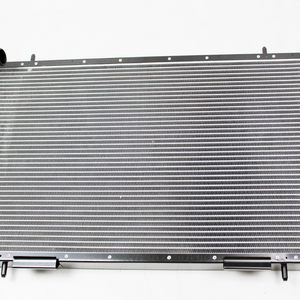 ESR76G - Radiator Defender V-8 carb 83-06 OEM NISSENS