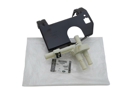 JQD500080LR - Heater Valve – With Bracket  by LAND ROVEREngine Part Land Rover Range Rover Defender