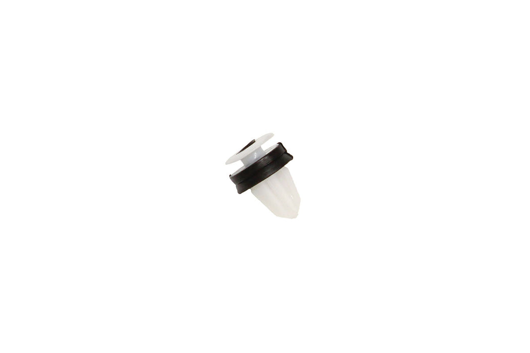 LR013135LR - CLIP - TRIM  by LAND ROVER Land Rover Range Rover 