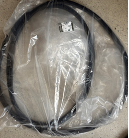 LR037755LR - seal door front secondary, on body D4