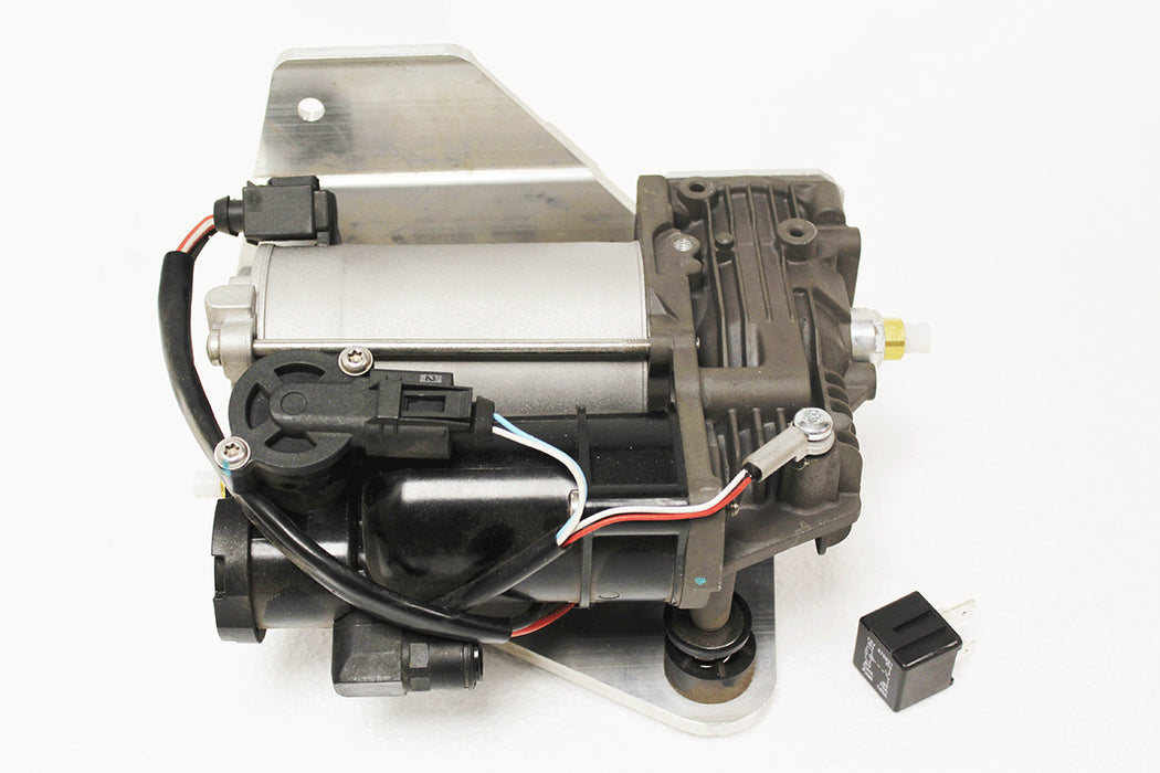 LR078650R - COMPRESSOR - SUSPENSION LEVELLIN  by PR2 ALLMAKES Land Rover Range Rover 