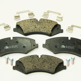LR134700A - BRAKE PAD SET