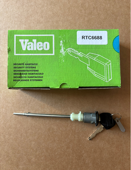 RTC6688 - Barrel and keys OEM Body Part Land Rover Range Rover Discovery