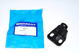 LR016769 - Pivot bracket