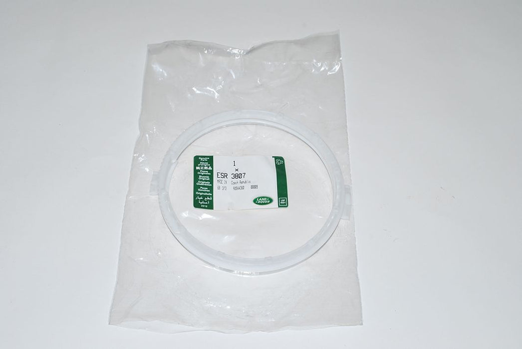 ESR3807LR - ring adaptor GENUINE LR  by Land RoverFuel System Part Land Rover Range Rover Defender, Discovery, Freelander 1, Range Rover
